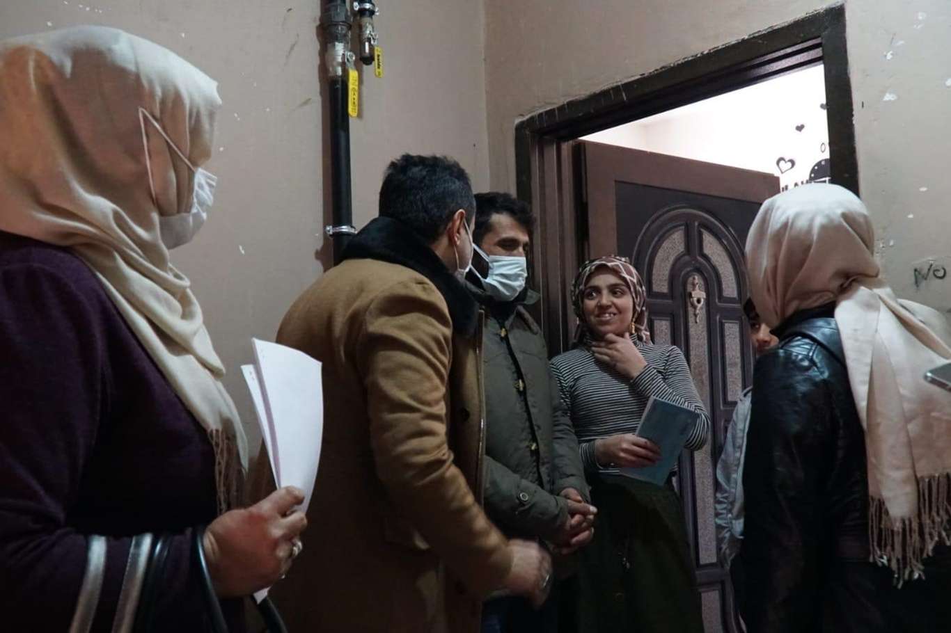 Diyarbakır Büyükşehir Belediyesi sokağa çıkma kısıtlamasında muhtaçlara yardımda bulundu Diyarbakır Büyükşehir Belediyesi sokağa çıkma kısıtlamasında muhtaçlara yardımda bulundu